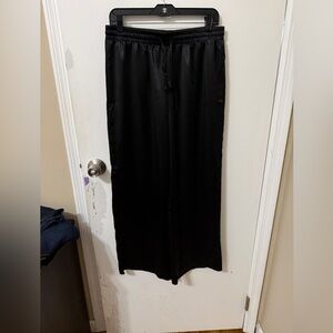 Wide leg black color satin pull on pants - new.